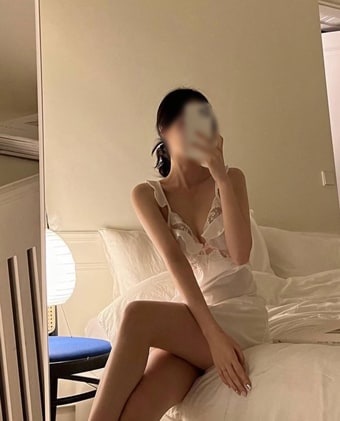 Hannah — photo 2 of 2