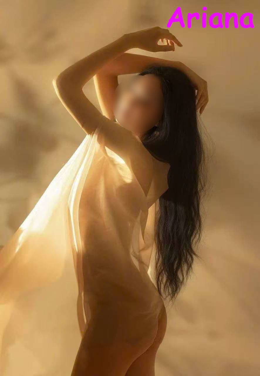 Arina — photo 3 of 3
