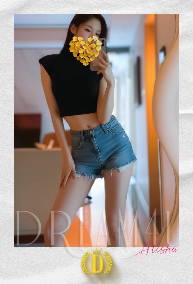 Alisha — photo 2 of 3