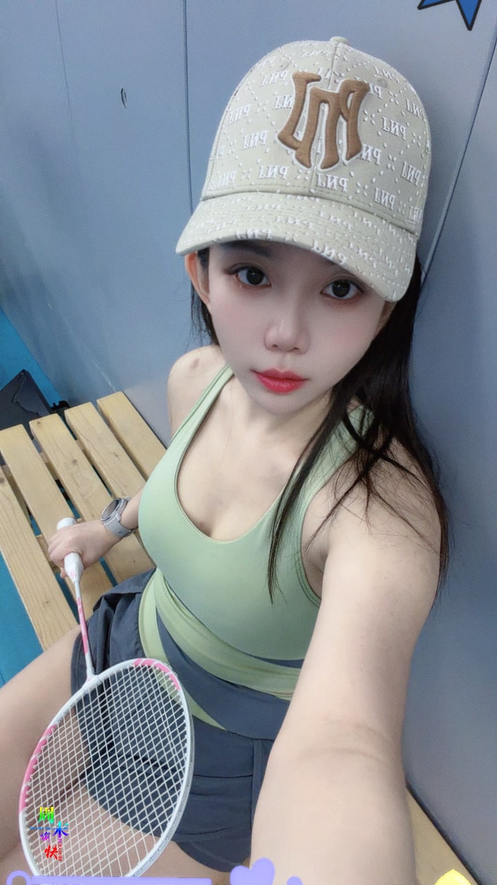 YiYi — photo 4 of 4