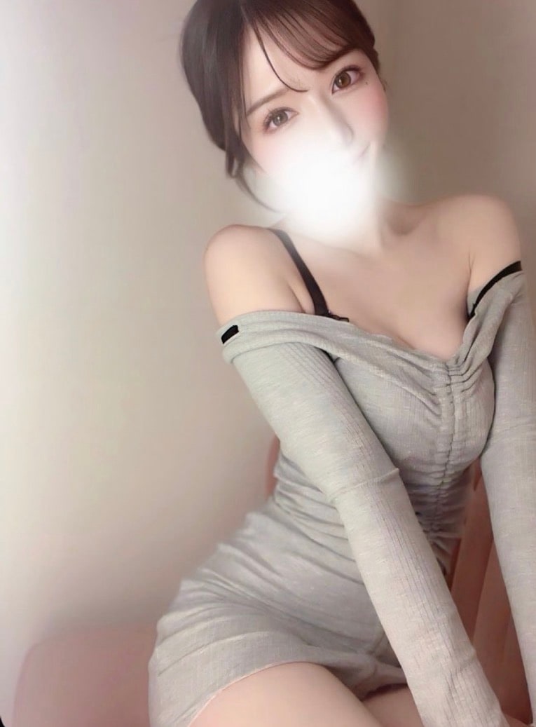 Satomi — photo 2 of 3